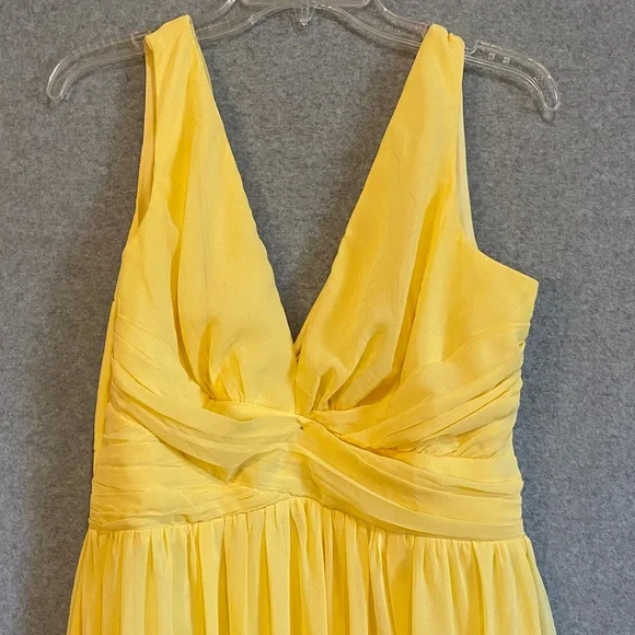 Formal Spring Gown - Picture 2 of 13